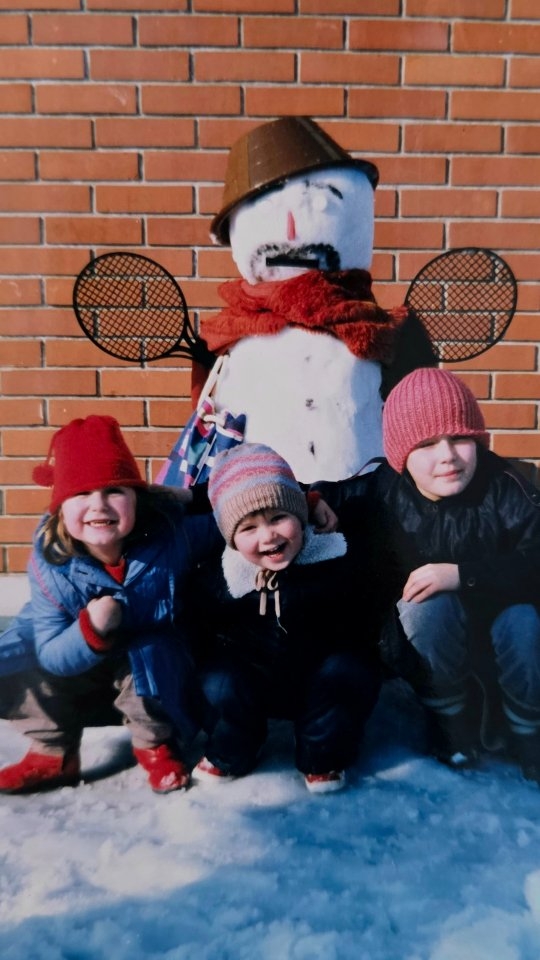 Listali su se danas stari albumi 📸😍🎅 AI baš fora oživi fotke 💪