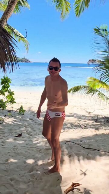 Čujem da doma pada snijeg ❄️🌨 i ovdje je sve bijelo 🤣🤣🤣🇸🇨
Zadnje dane na Sejšelima ostavio sam za guštanje u predivnom smještaju @kempinski_seychelles ☀️ @7southseychelles