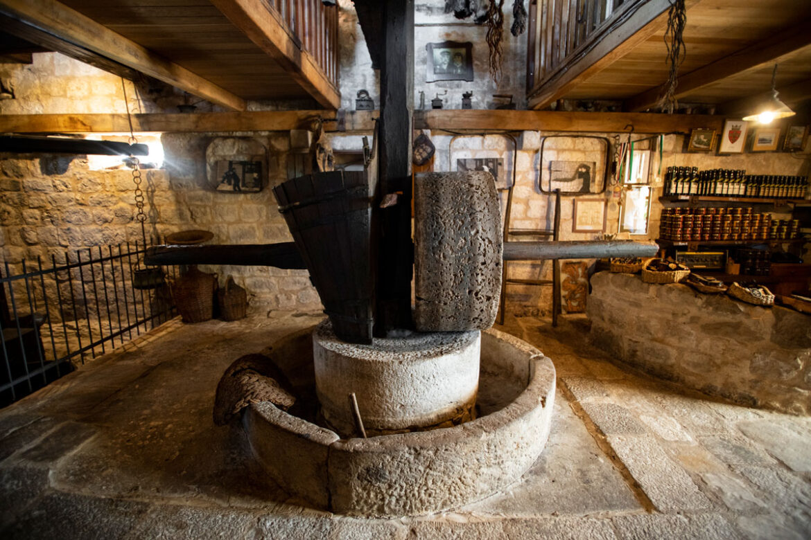 Muzej-uja-na-otoku-Bracu-3 Muzej-uja-na-otoku-Bracu