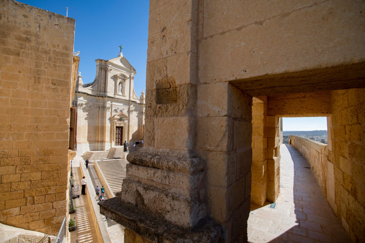 jeftini letovi iz zagreba sunce malta