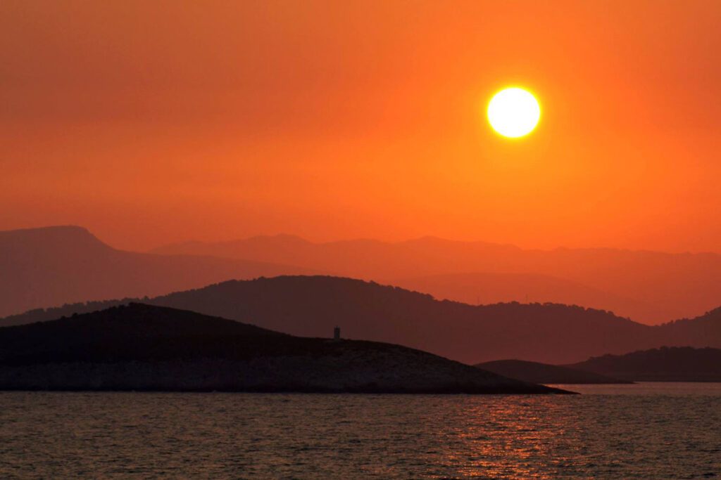otok vis sunrise