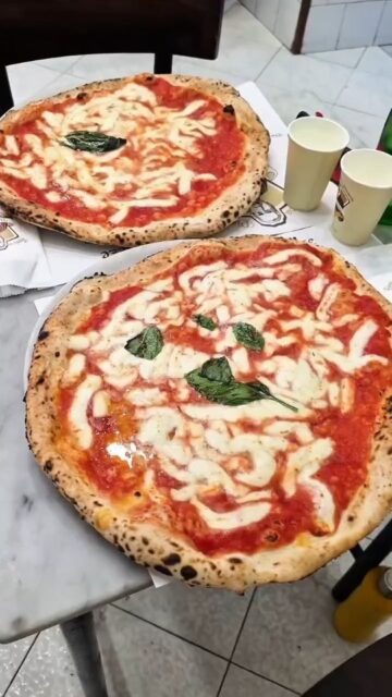 Putujem zbog umjetnosti.
One koja se jede, pije i pamti. 🤣😍✈️
Ima netko sličan? 🤣🤣🤣