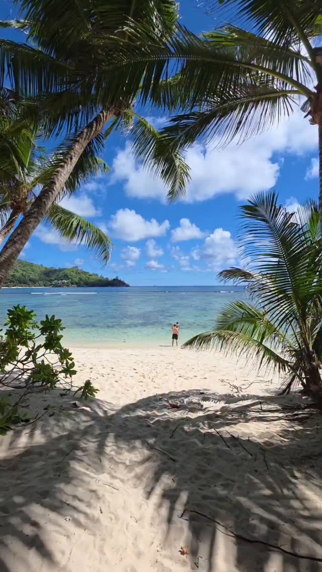 No one talks how hard it is to go from this... 🇸🇨
#seychelles #travel #croatiannomads