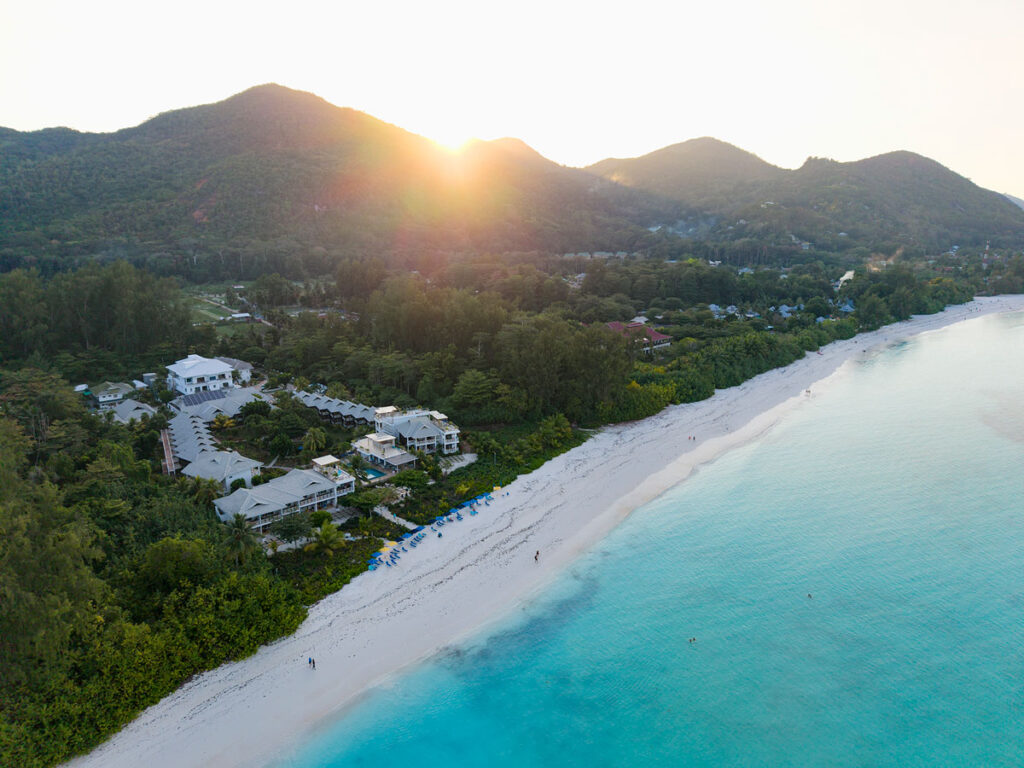 Acajou-beach-resort-sejšeli-vodič
