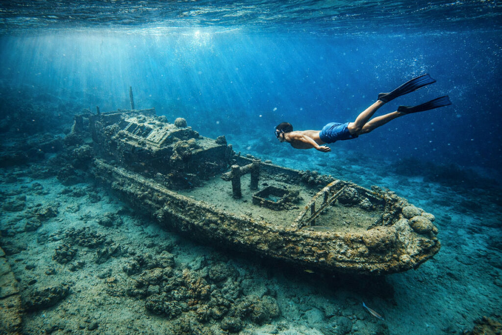 Curacao-vodic-tugboat-beach