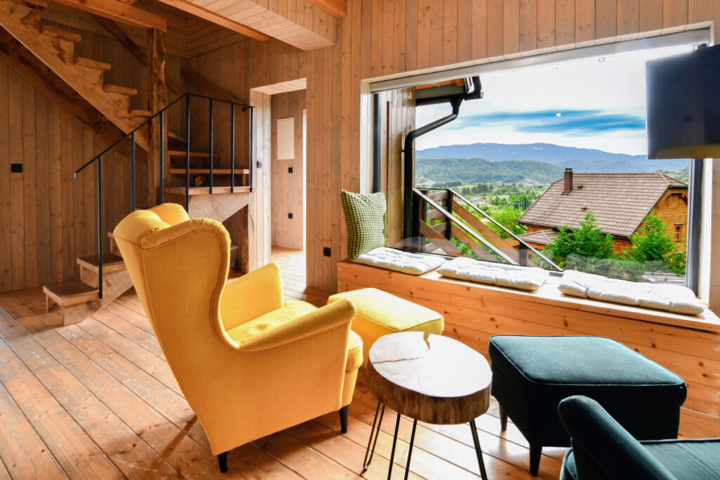 Chalet-Dream-Sky-Mrkopalj-pogled kroz prozor