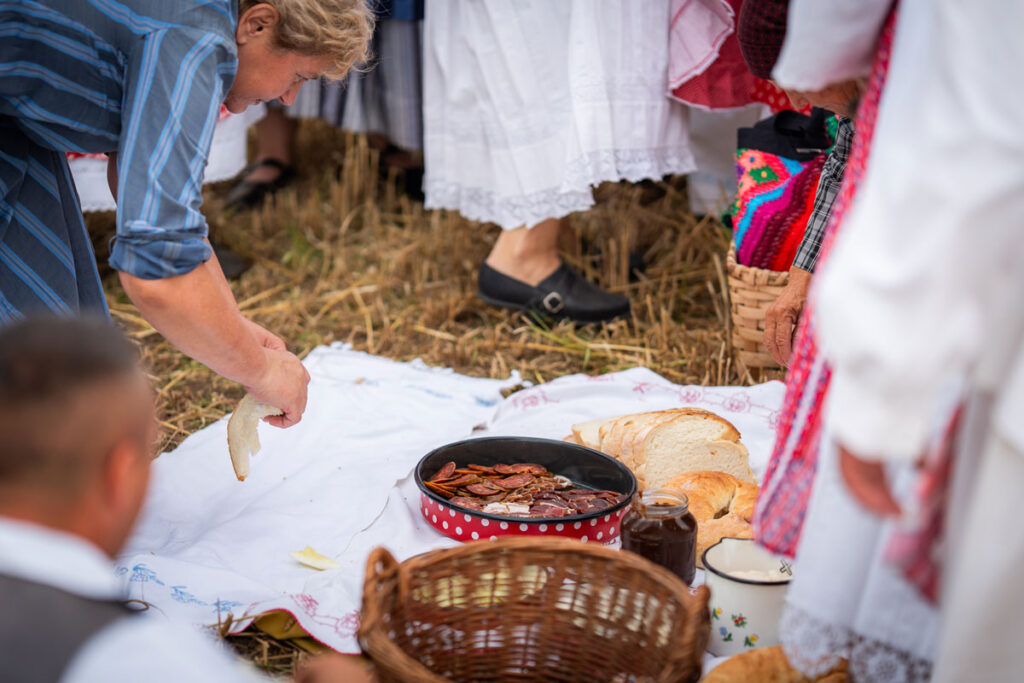 Tradicijske-žetvene-svečanosti-u-Županji-naslovna-hrana