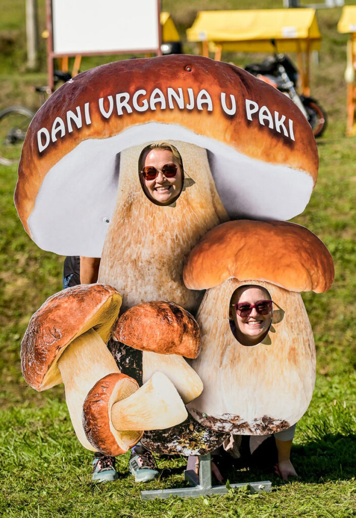 Dani-vrganja-i-crnog-tartufa-u-Paki-photo-point