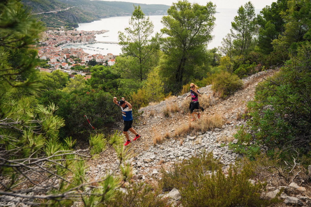 trail staza pogled na komižu